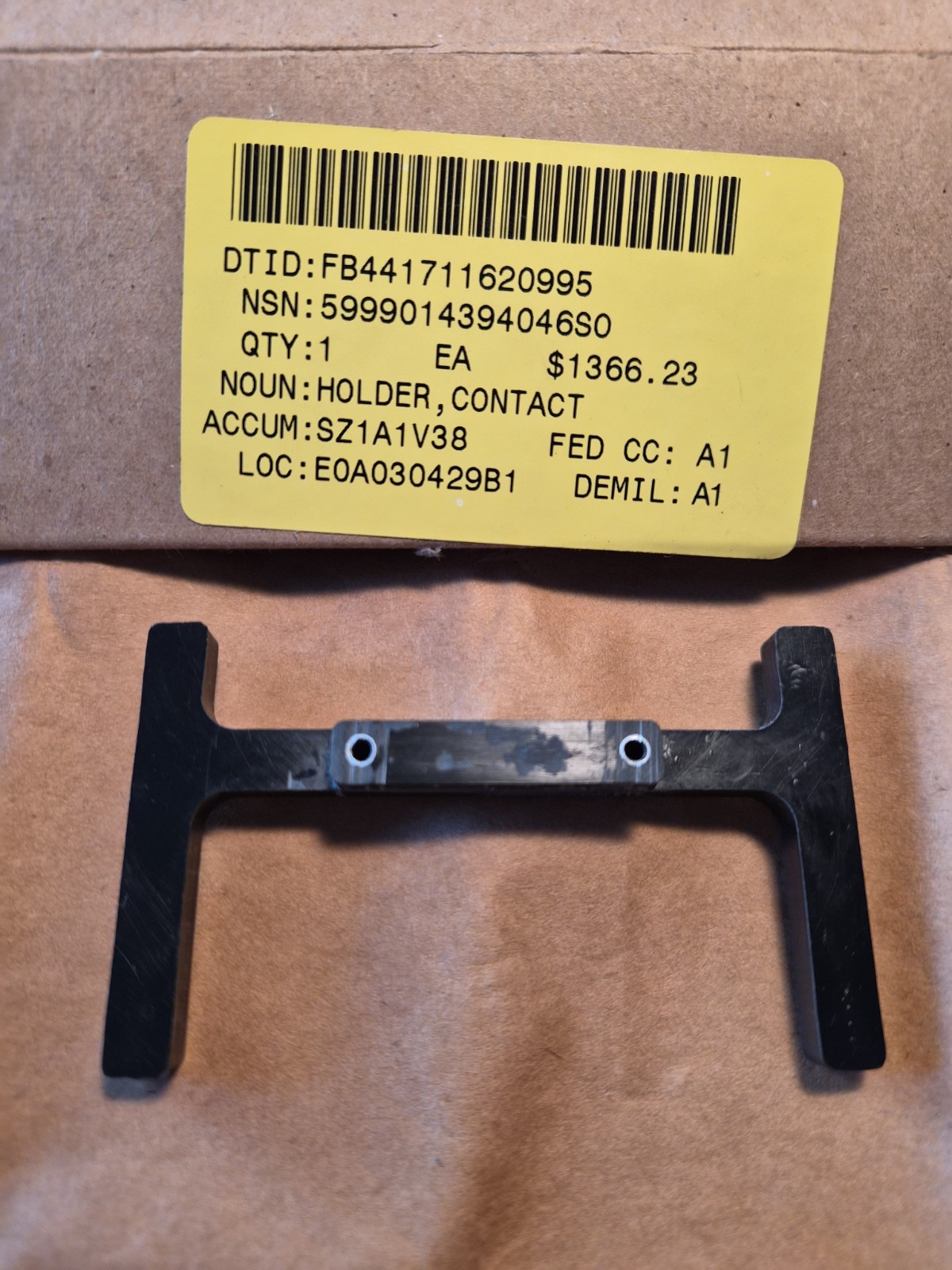 Raytheon Contact Holder PN 708953-1, NSN 5999-01-439-4046, NOS.