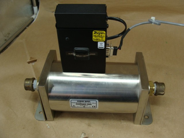 DWYER GFM-2145-24VDC MASS FLOW METER SERIES GFM 500PSI MAX 0-1000 L/MIN 12-26VDC