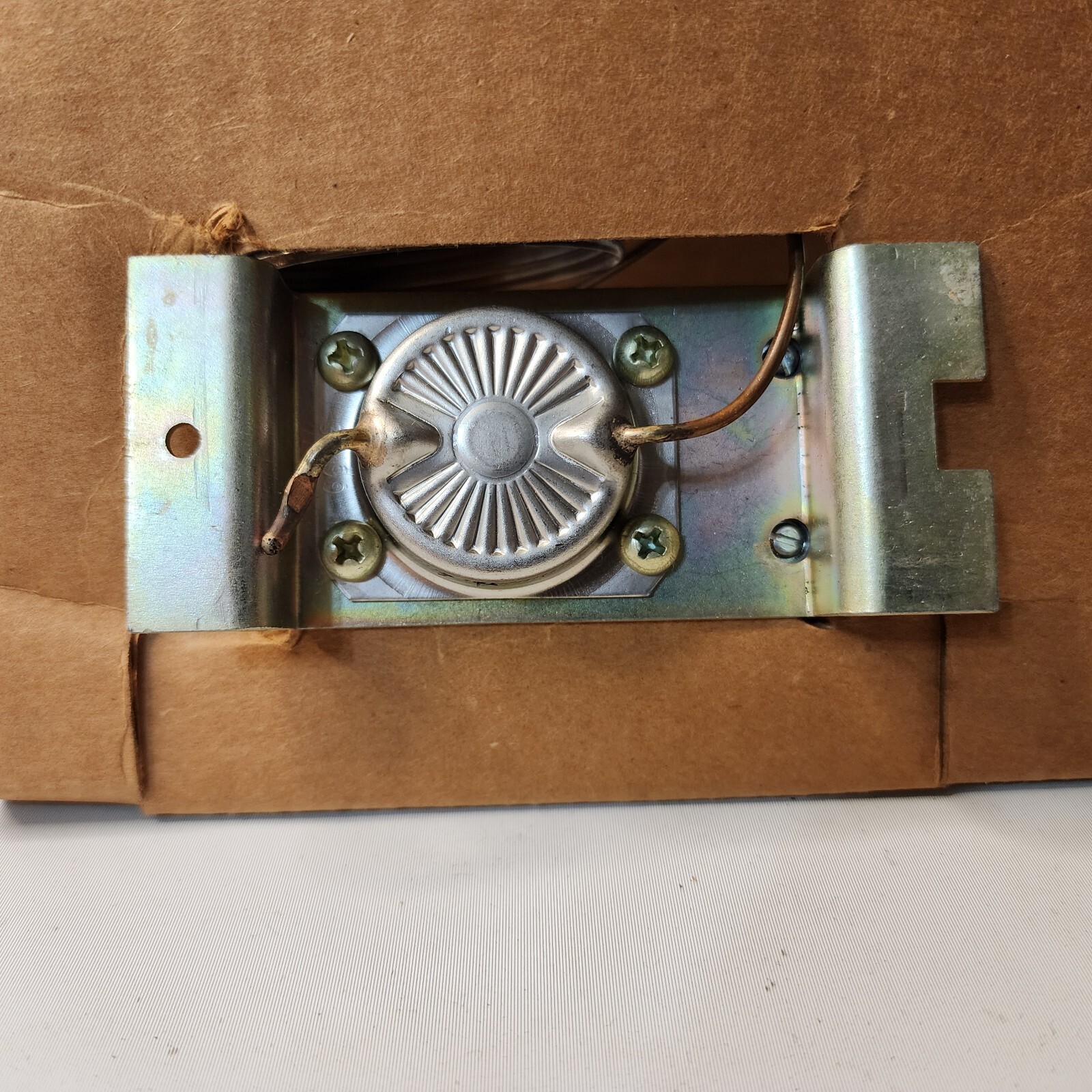 White-Rodgers 2A76-15 Single Pole Double Throw Temperature Control