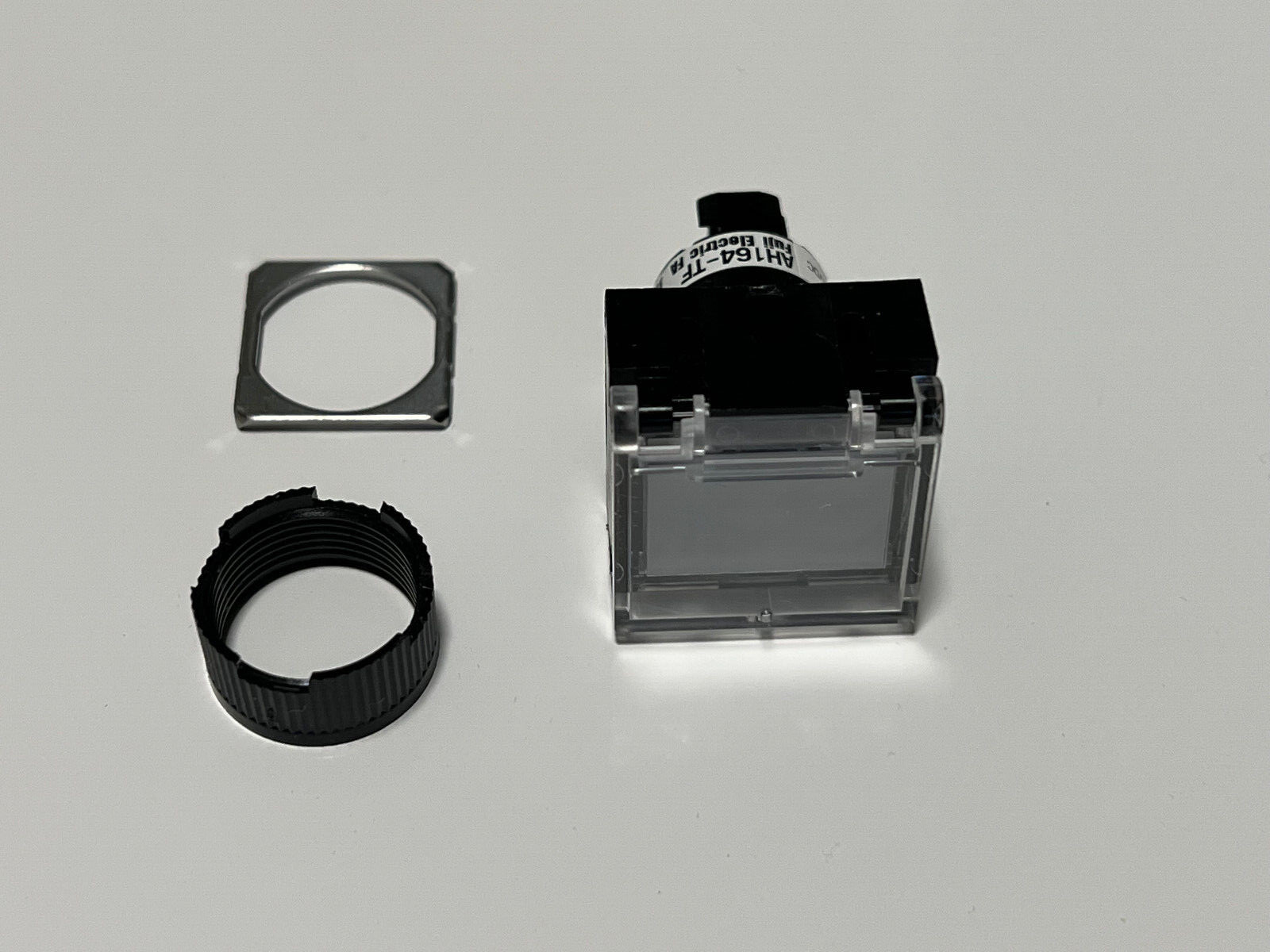 FUJI ELECTRIC AH164-TF PUSH BUTTON NEW
