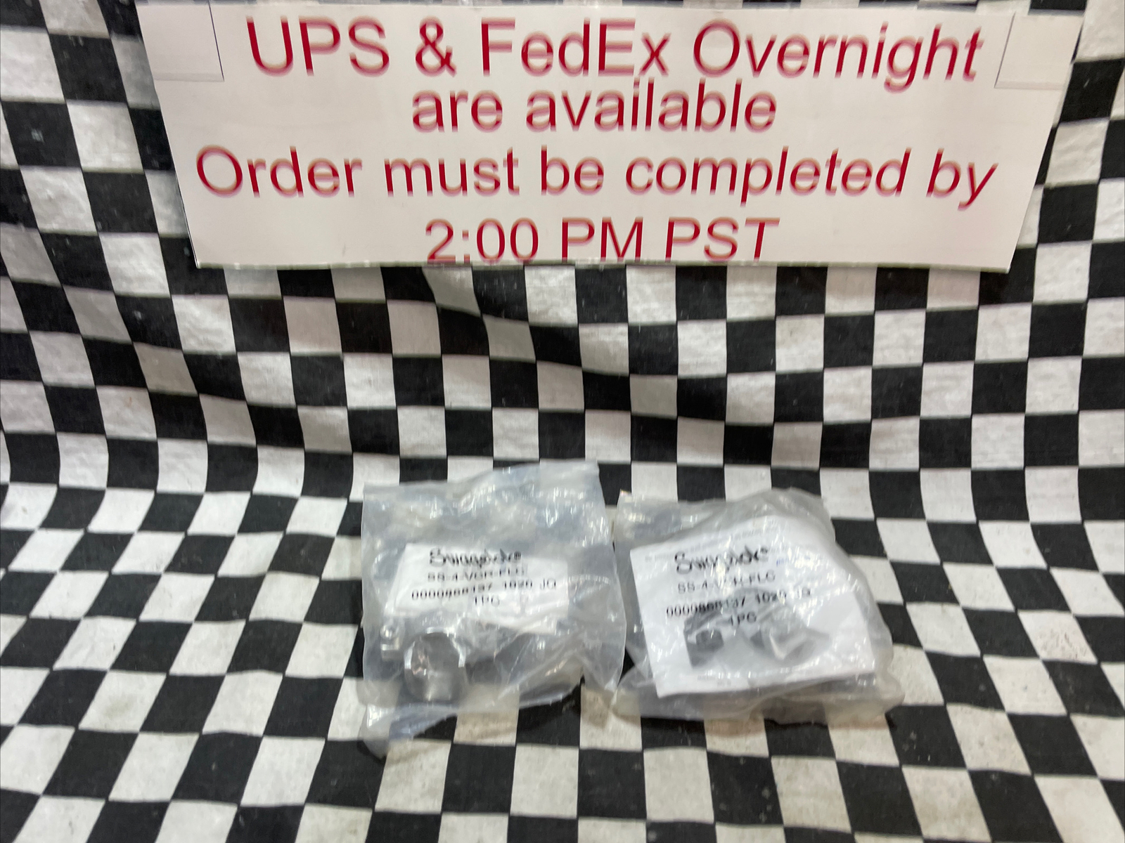 SWAGELOK Stainless Steel Fitting Lock, SS-4-VCR-FLC, LOT OF 2 SHIPSAMEDAY#1327D3