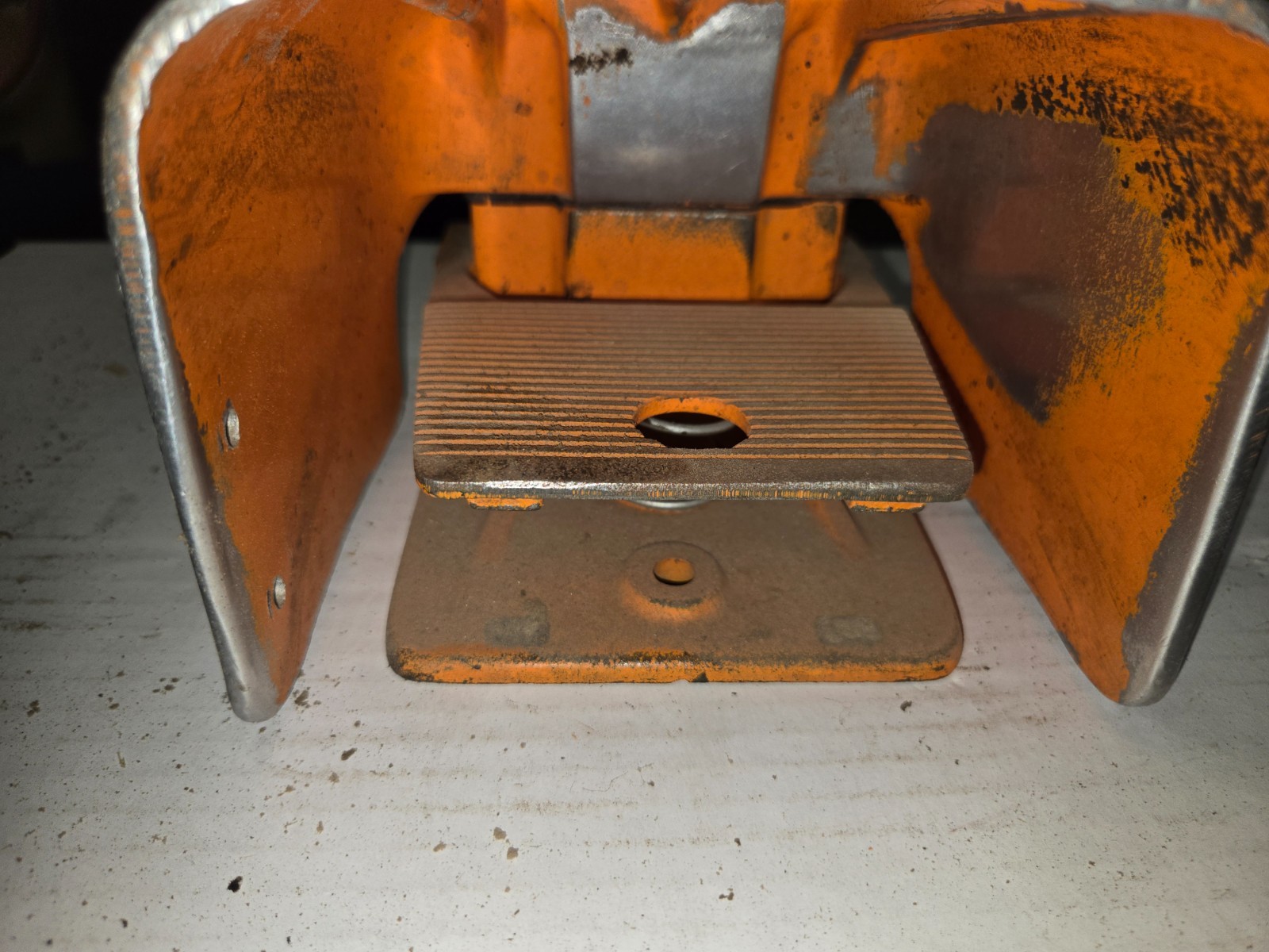 LineMaster 571-DWH ? Hercules Foot Switch