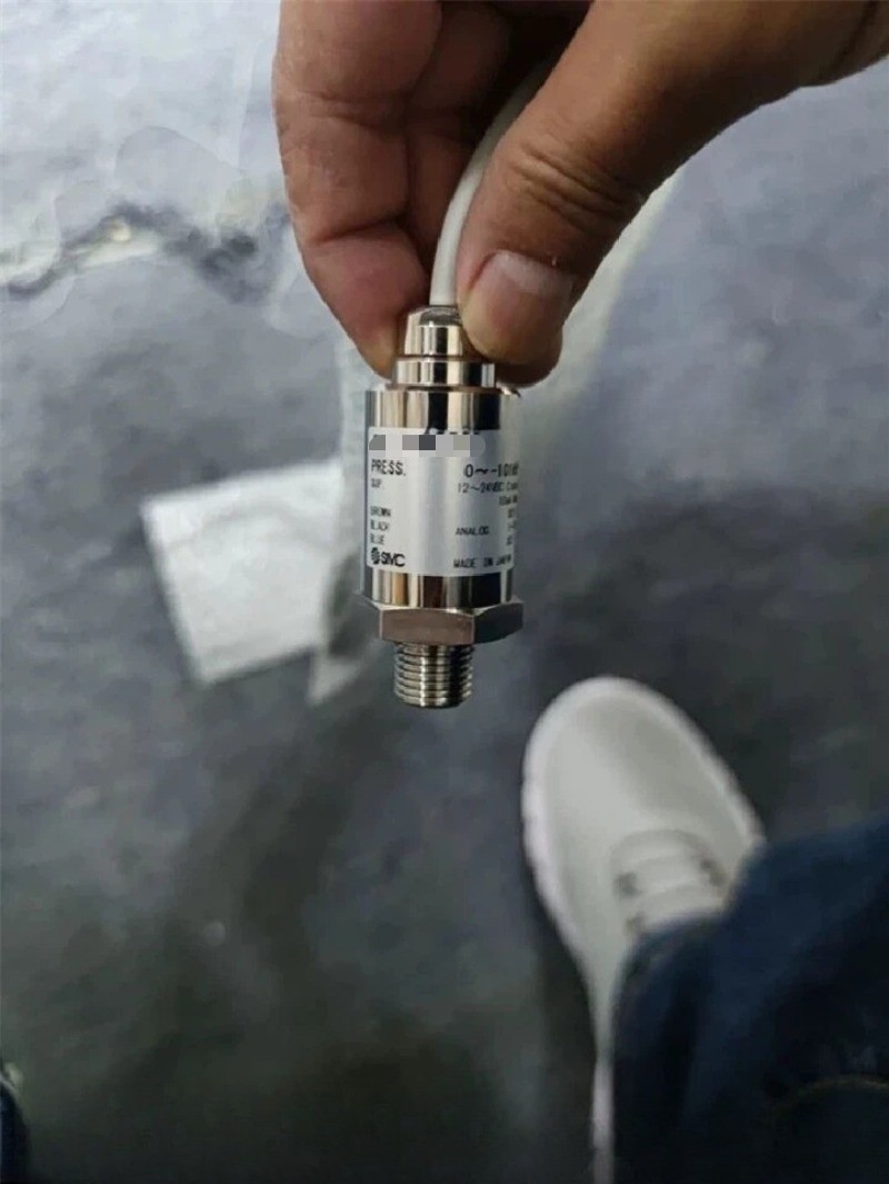 1PCS NEW FIT FOR PSE563-01-28 Pressure Sensor