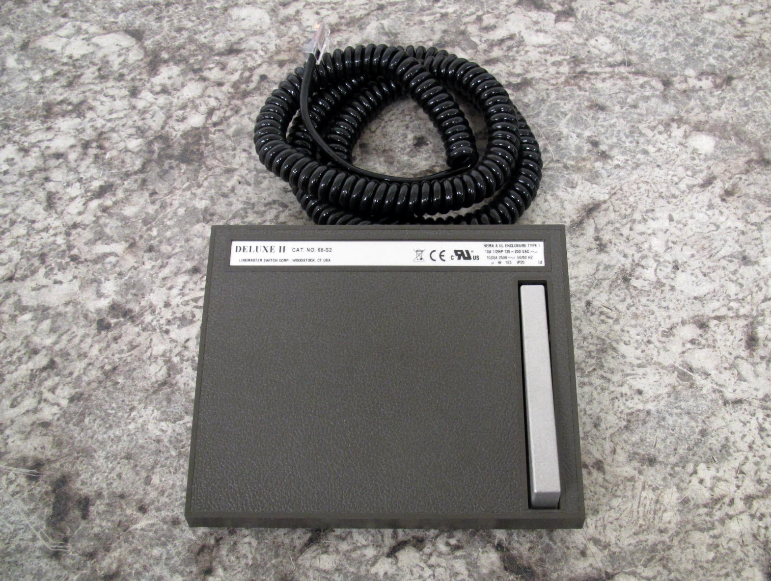 New Linemaster Deluxe II 68-S2 / Heidenhain 681041-01 Footswitch Free Shipping