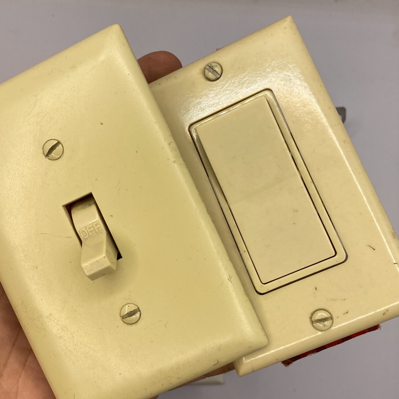 Mixed Leviton(2) Toggle Light Switch 15A-120V,Switch Leviton, Eagle(2)LOT OF 5🔔