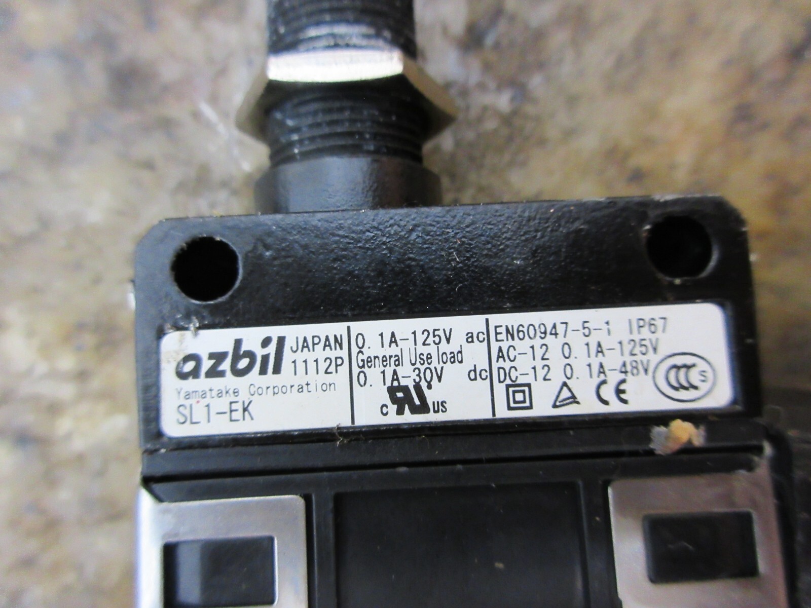 MAZAK 610 AZBIL SL1-EK 1112P EN60947-5-1 IP67 LIMIT SWITCH Y93 LOT OF 3 PIECES
