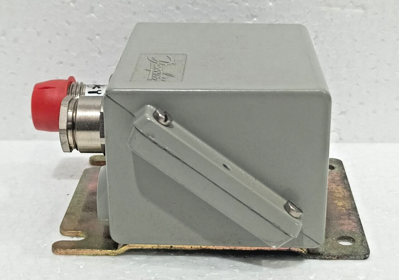 DANFOSS EMP2 084G2142 PRESSURE TRANSMITER NEW FAST SHIPPING