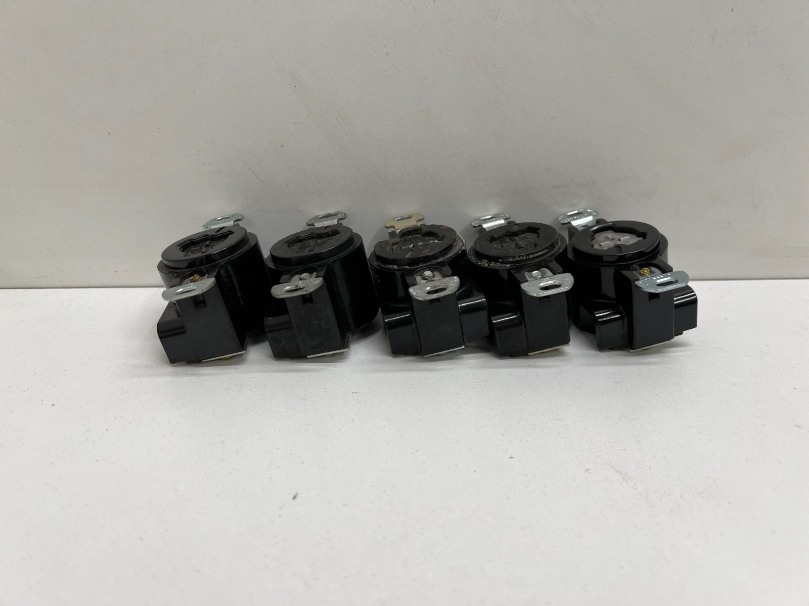 LOT OF (5) GOOD USED! HUBBELL 20A 125V HUBBELLOCK HOSPITAL GRADE OUTLETS