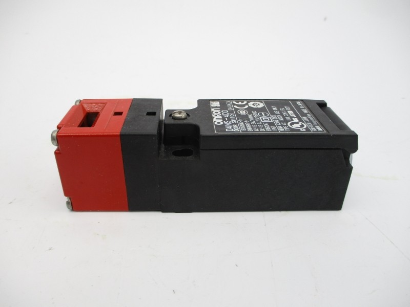 OMRON D4NS-4DD 240VAC 3A NSMP