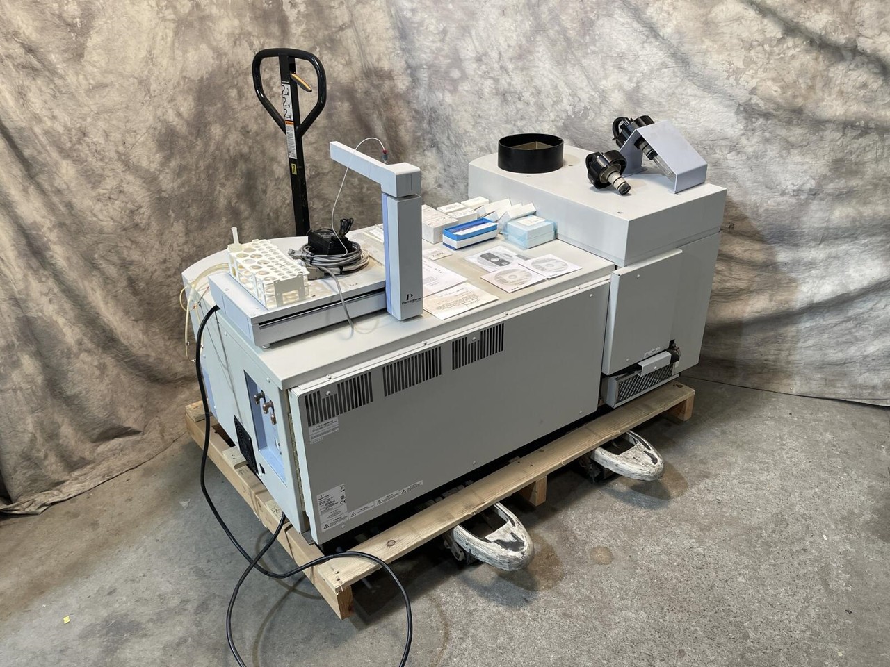 PerkinElmer Optima 7300 DV ICP-OES with AS 93Plus Autosampler