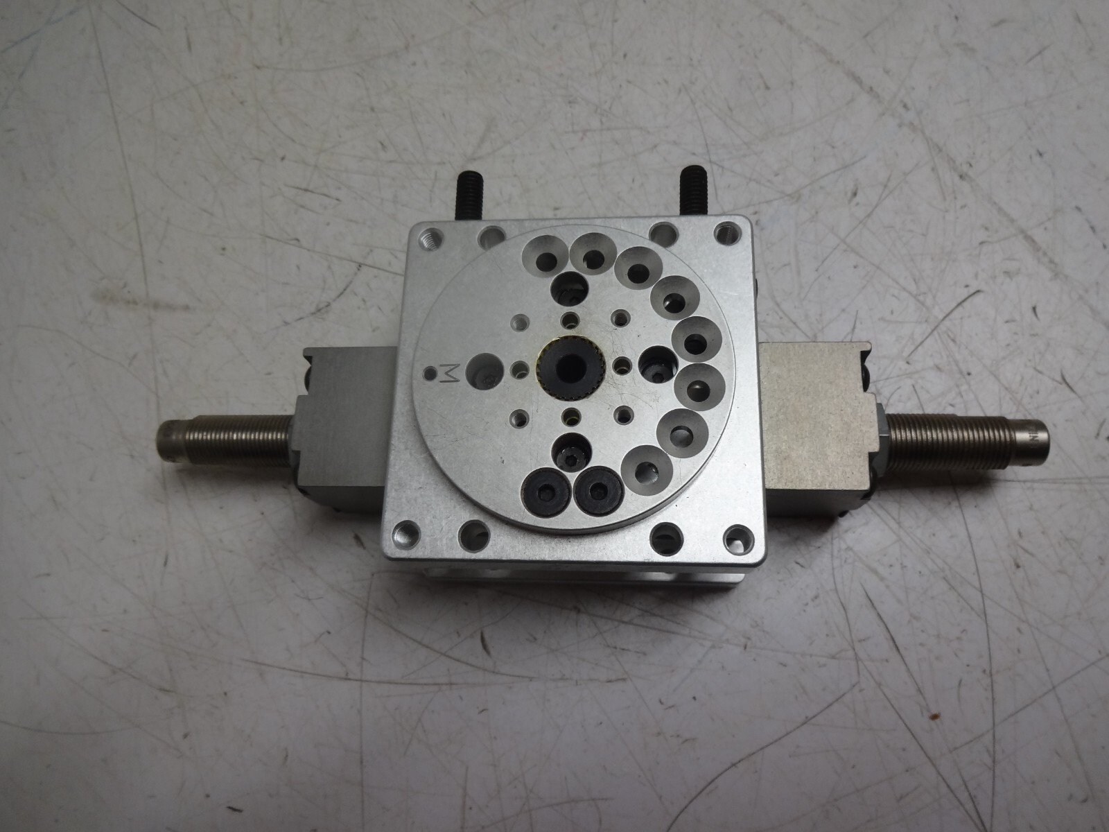 DESTACO ROBOHAND DRF-094M-180 A Flange Output Rotary Actuator 534/535