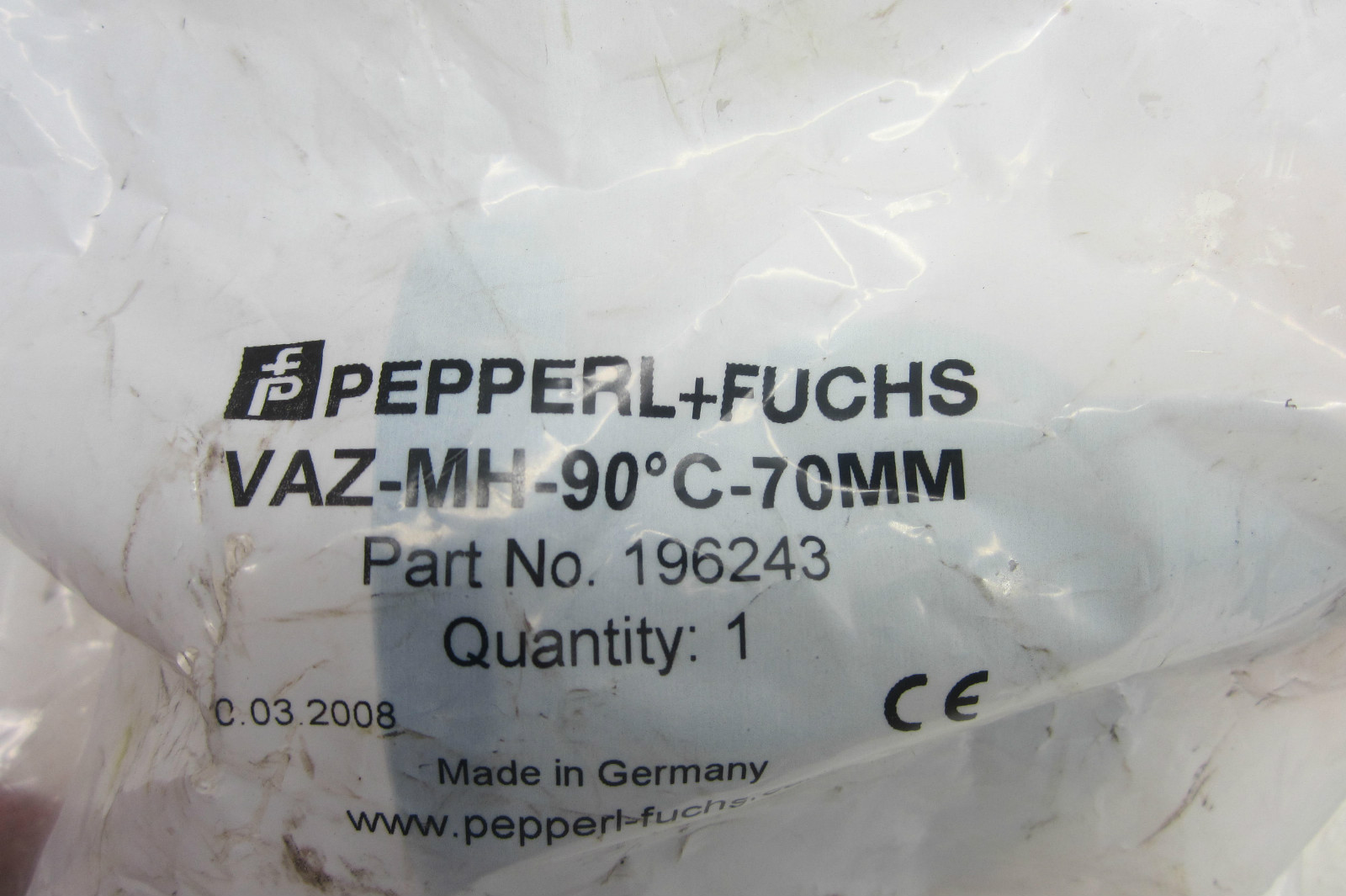 NEW PEPPERL FUCHS VAZ-MH-90°C-70MM ASSEMBLY VAZMH90°C70MM