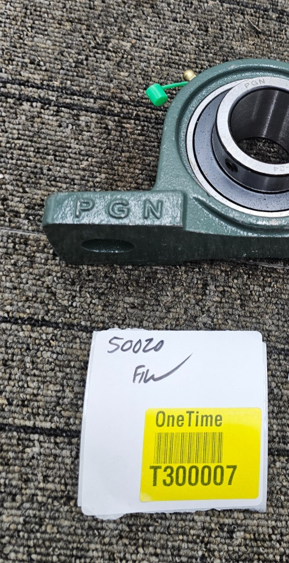 (QTY 2) PGN P208 UC208-24 INSERT 2 BOLT PILLOW BLOCK BEARING