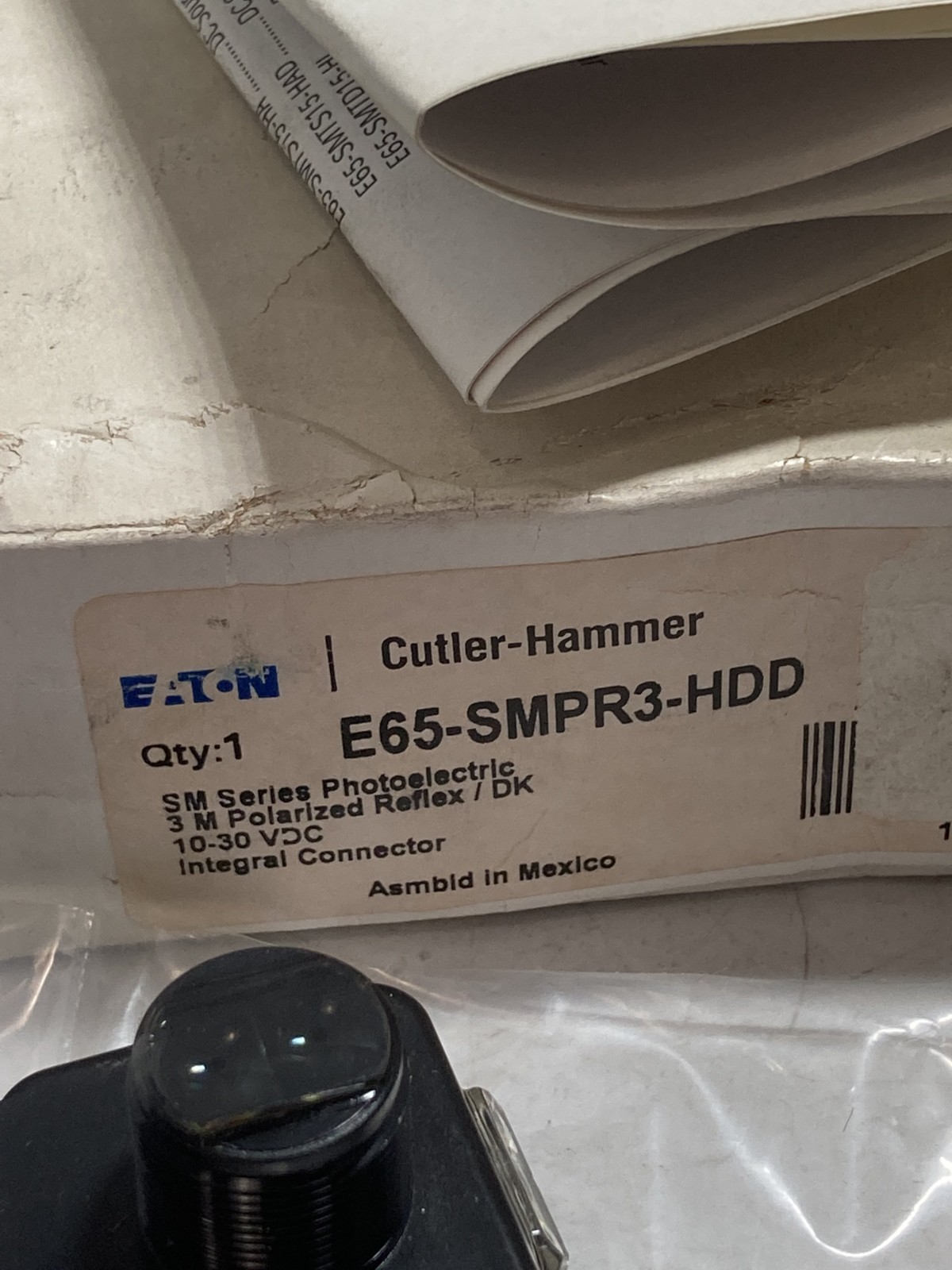 CUTLER HAMMER E65-SMPR3-HDD PHOTOELECTRIC POLARIZED REFLEX 10-30VDC NIB