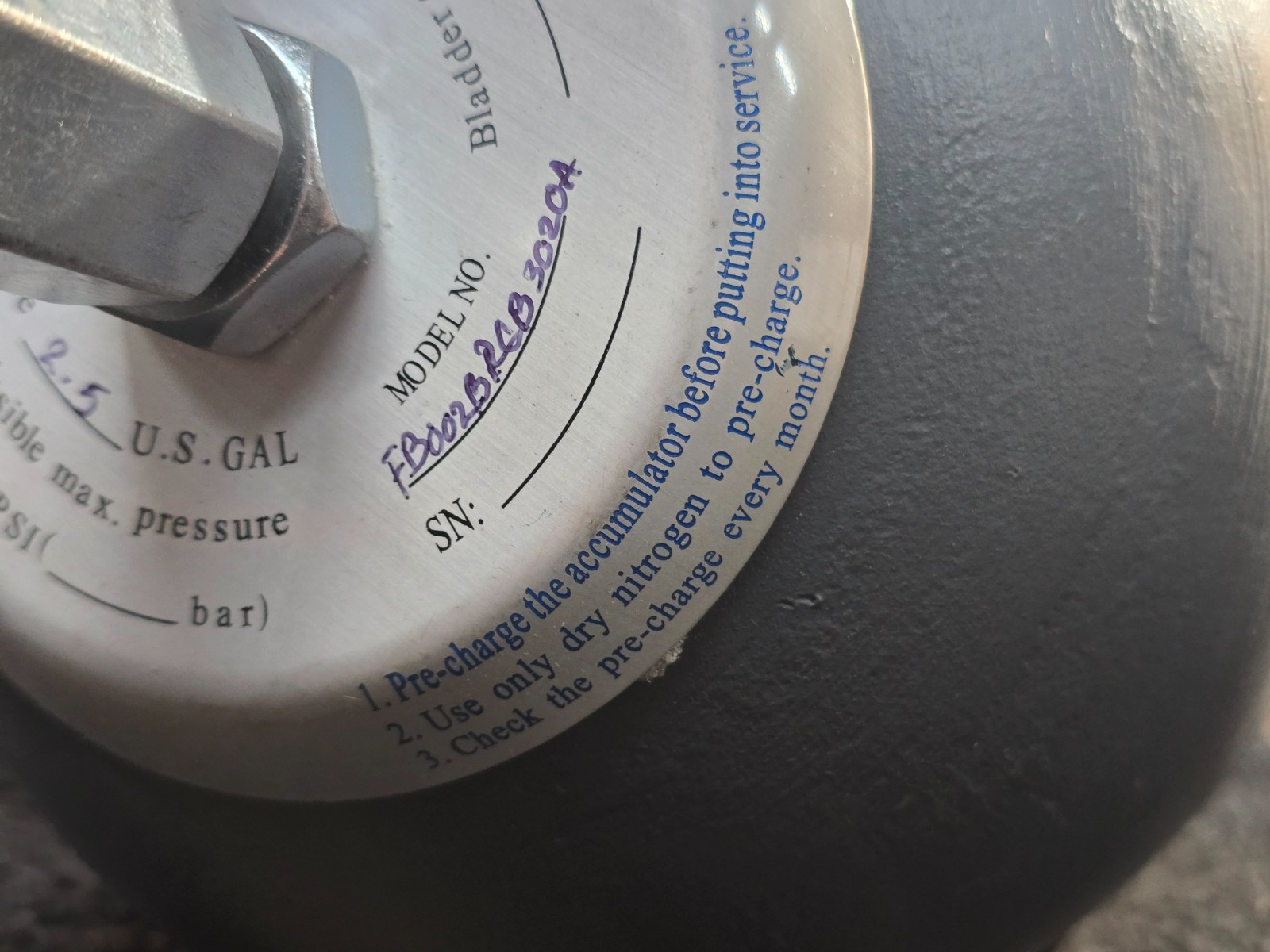 Fluid Energy Controls FB002BRGB3020A 2.5 U.S Gal 3000 psi Bladder Accumulator