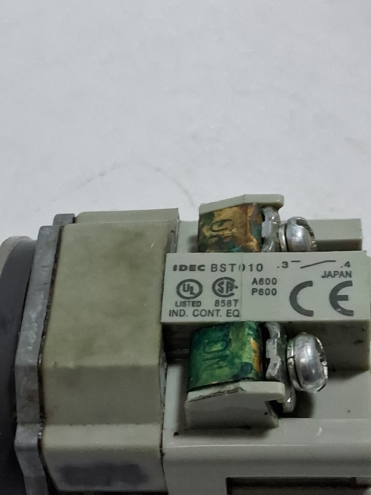 IDEC ABN311-G PUSHBUTTON MOMENTARY GREEN MUSHROOM 1NO/1NC