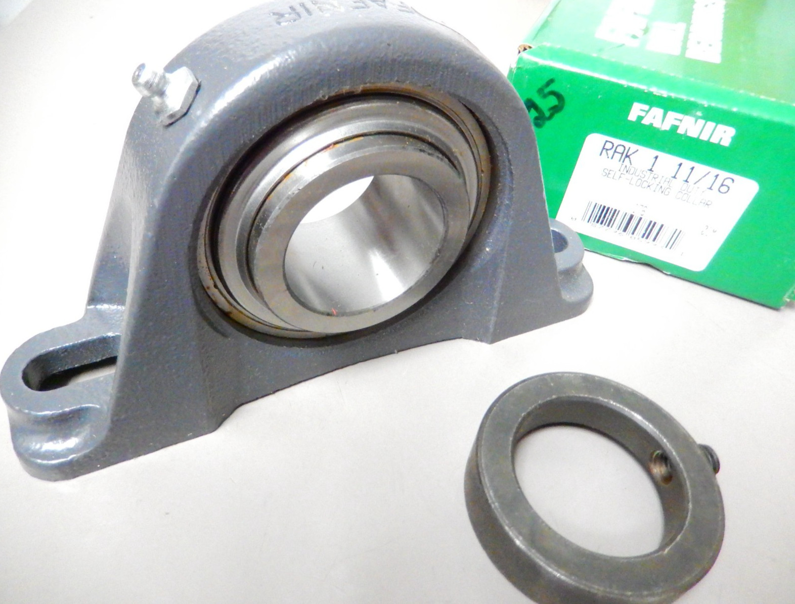 Fafnir RAK 1 11/16 Pillow Block Bearing 2 Bolt With Locking Collar