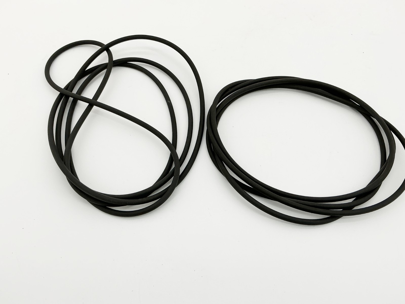 New Lot of 2 Applied Industrial Tech 283M4V O-Rings 4MM C/SMM ID (66.048″ C/L)