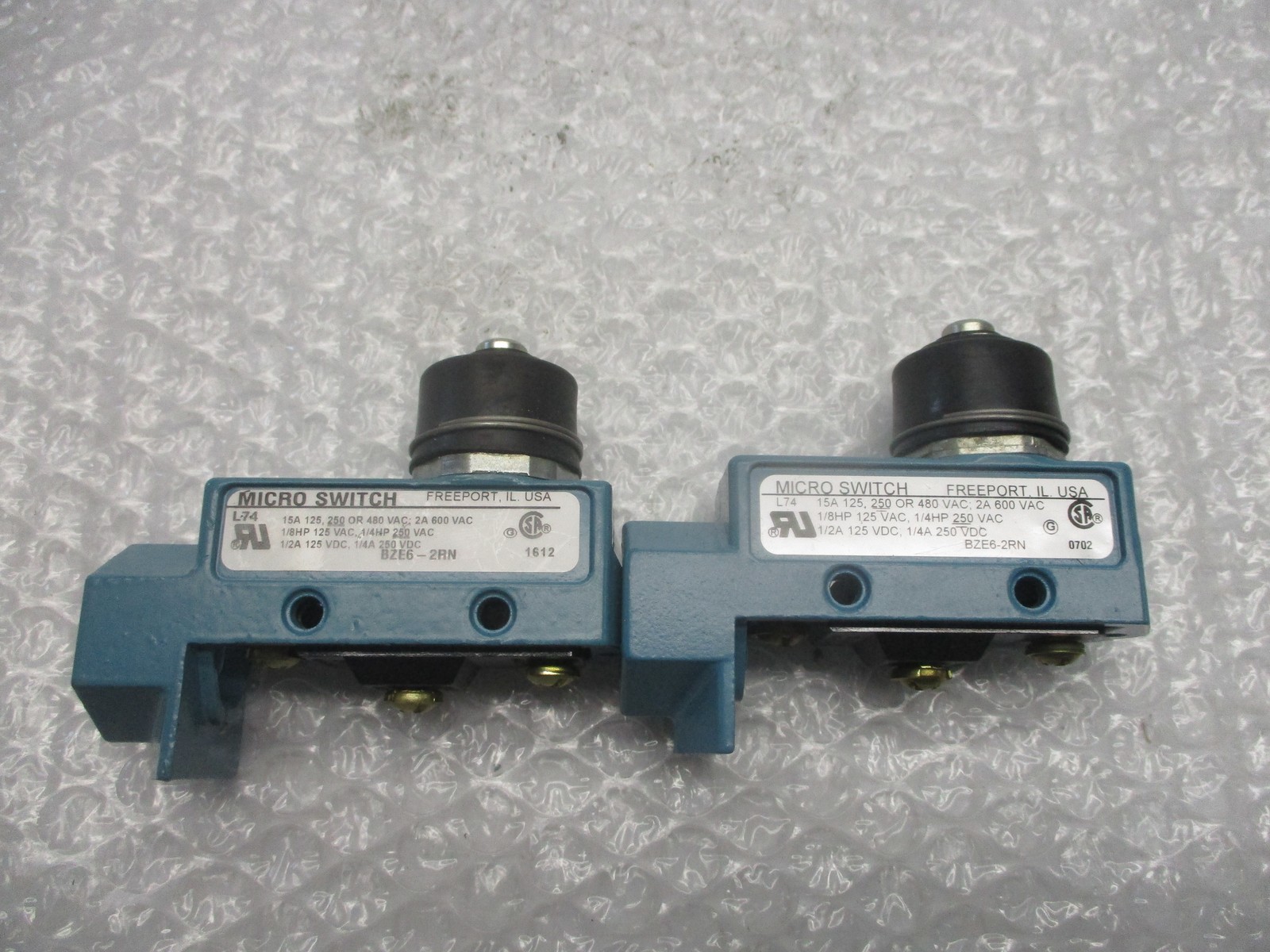 MICROSWITCH BZE6-2RN SWITCH LOT OF 2 NSNP