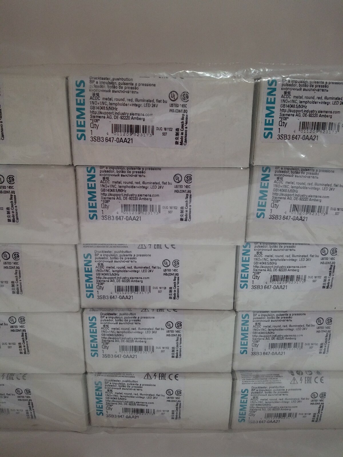 New Siemens Red Pushbutton – 3SB3 647-0AA21