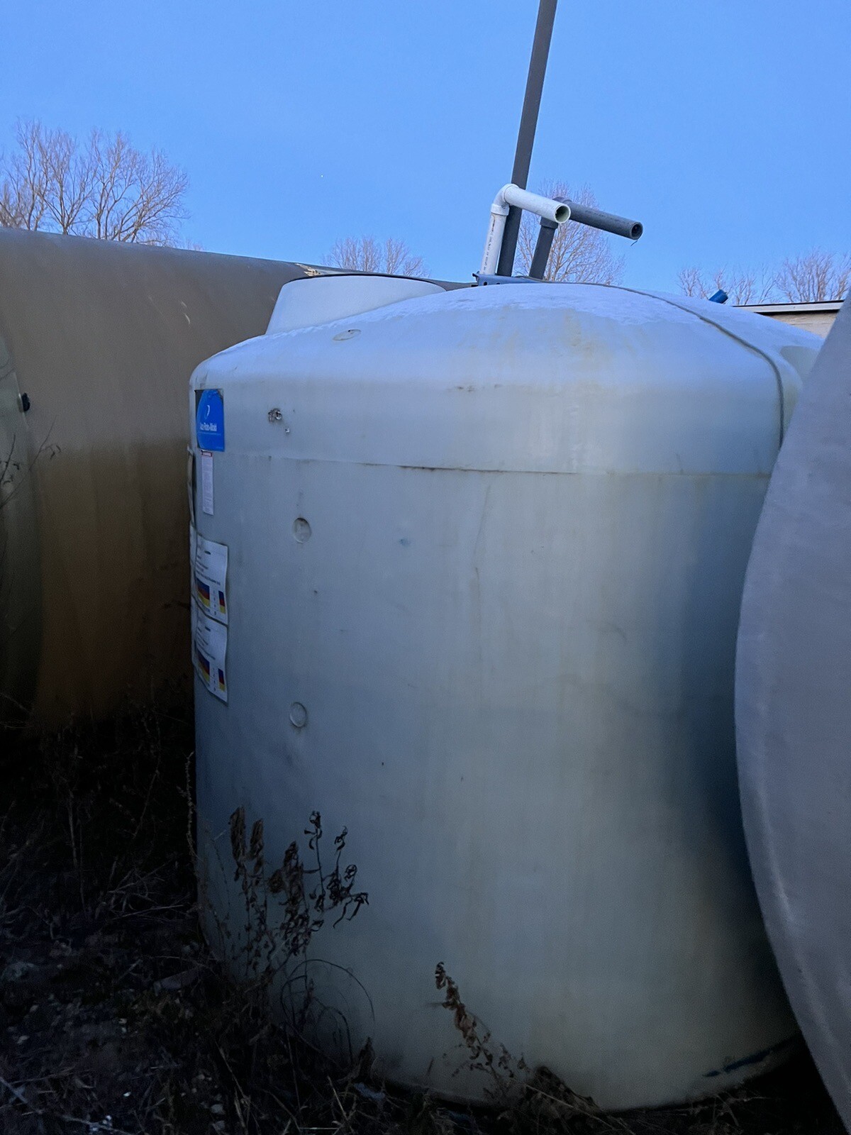 2000 Gallon Vertical Poly Storage Tank, 7′ H x 6′ D