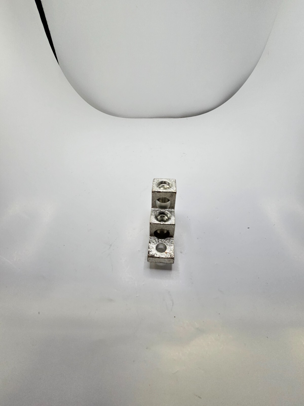 UNION PLATED COPPER 2-SCREW ROUND TERMINAL CHROME FINISH