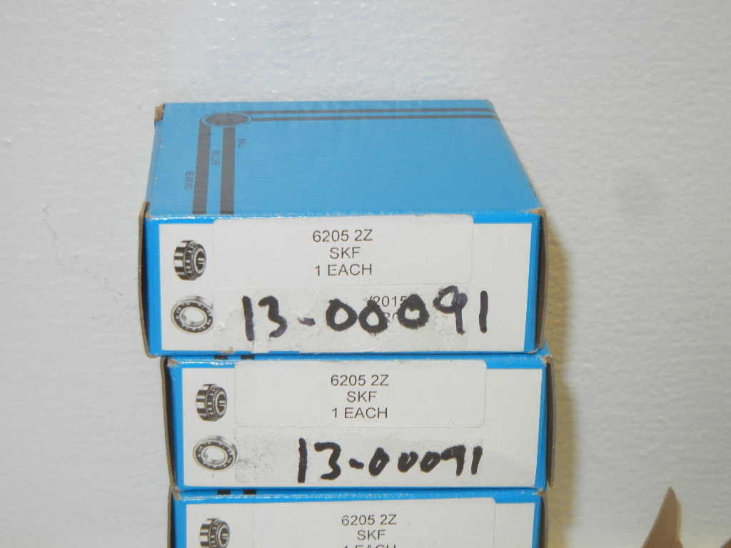 LOT OF 5 SKF 6205-2Z NEW BALL BEARINGS 62052Z