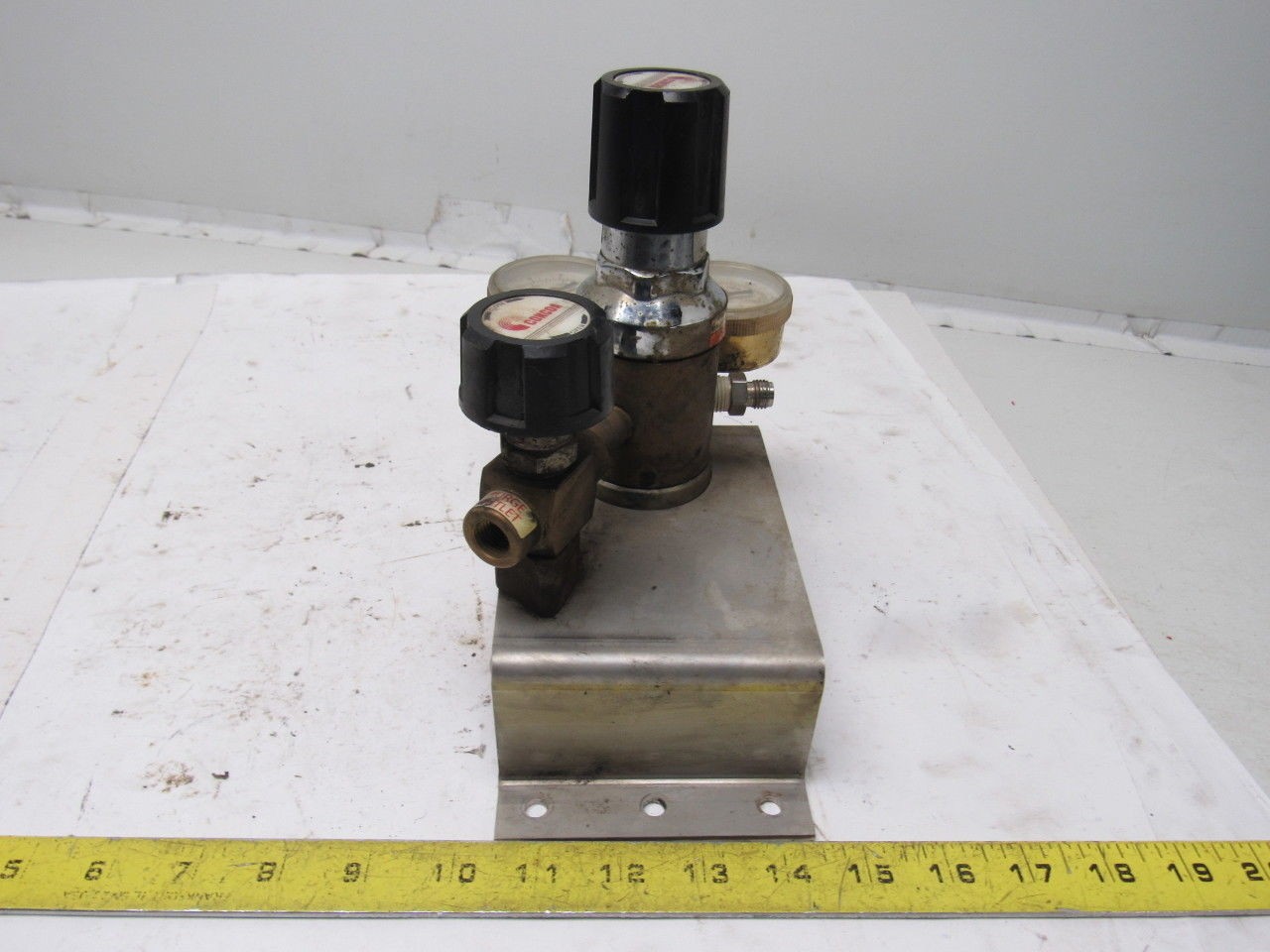 Concoa 6012324-01-320 Dual-stage Regulator Compressed Gas Regulator