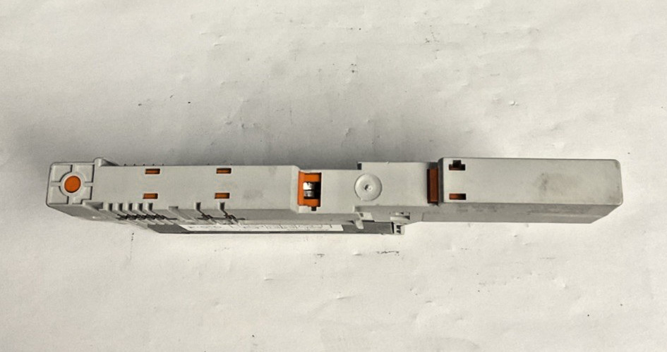 ALLEN BRADLEY 1734-IB8 PLC MODULE SER.D W/1734-TOP BASE SER.A ***LOTOF3***