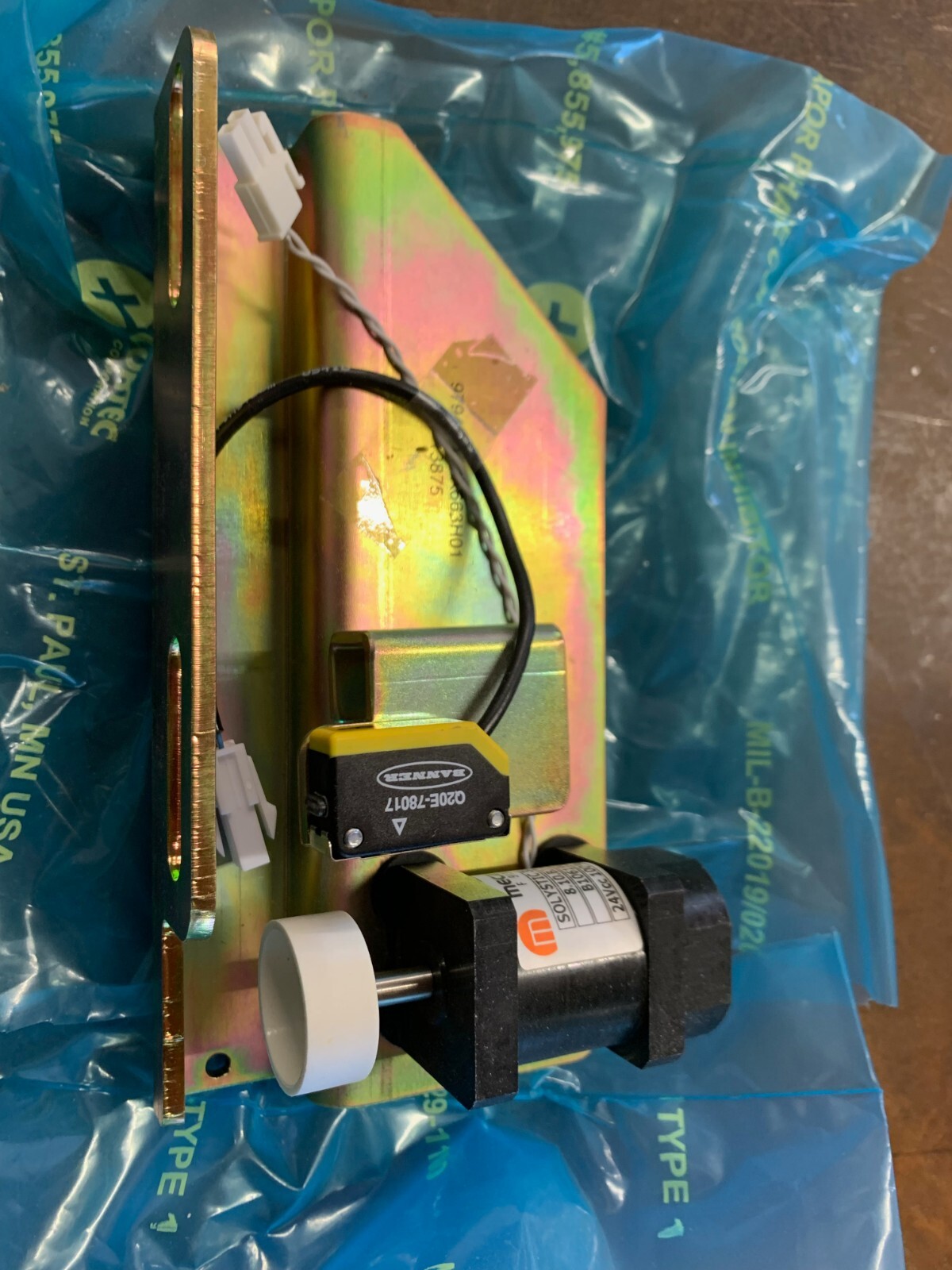 Mecalectro 333 216/02 Solenoid Interlock Switch 8.10.BJ.45 /A 24VDC COIL