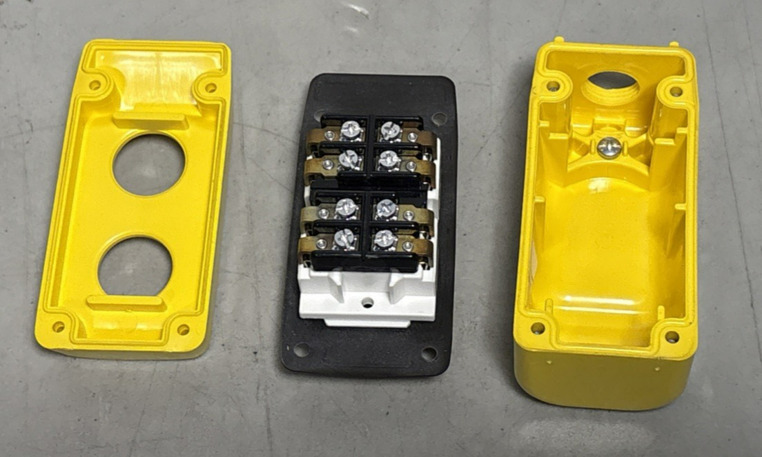 Square D 9001BW90YU Standard Duty Pendant Control Station-Missing Strain-Relief