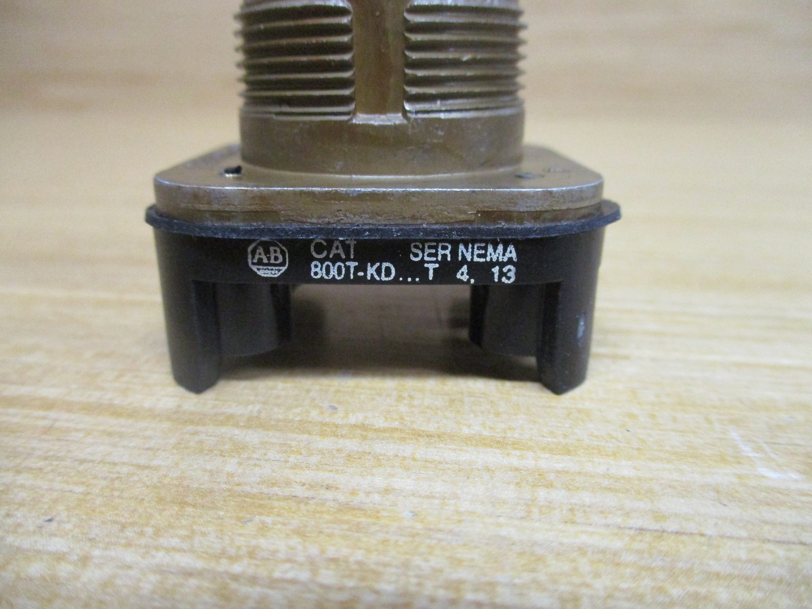 Allen Bradley 800T-KD Pushbutton 800TKD Black 800T-KD2