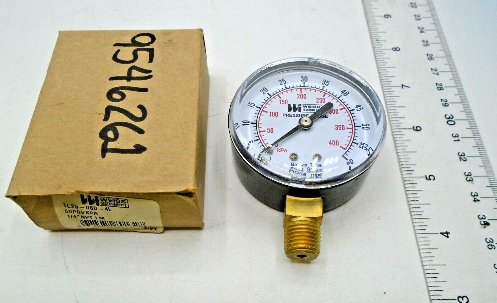 Weiss Inst. Pressure Gauge 9546261 Model PG Bronze Tube Brass Socket NIB