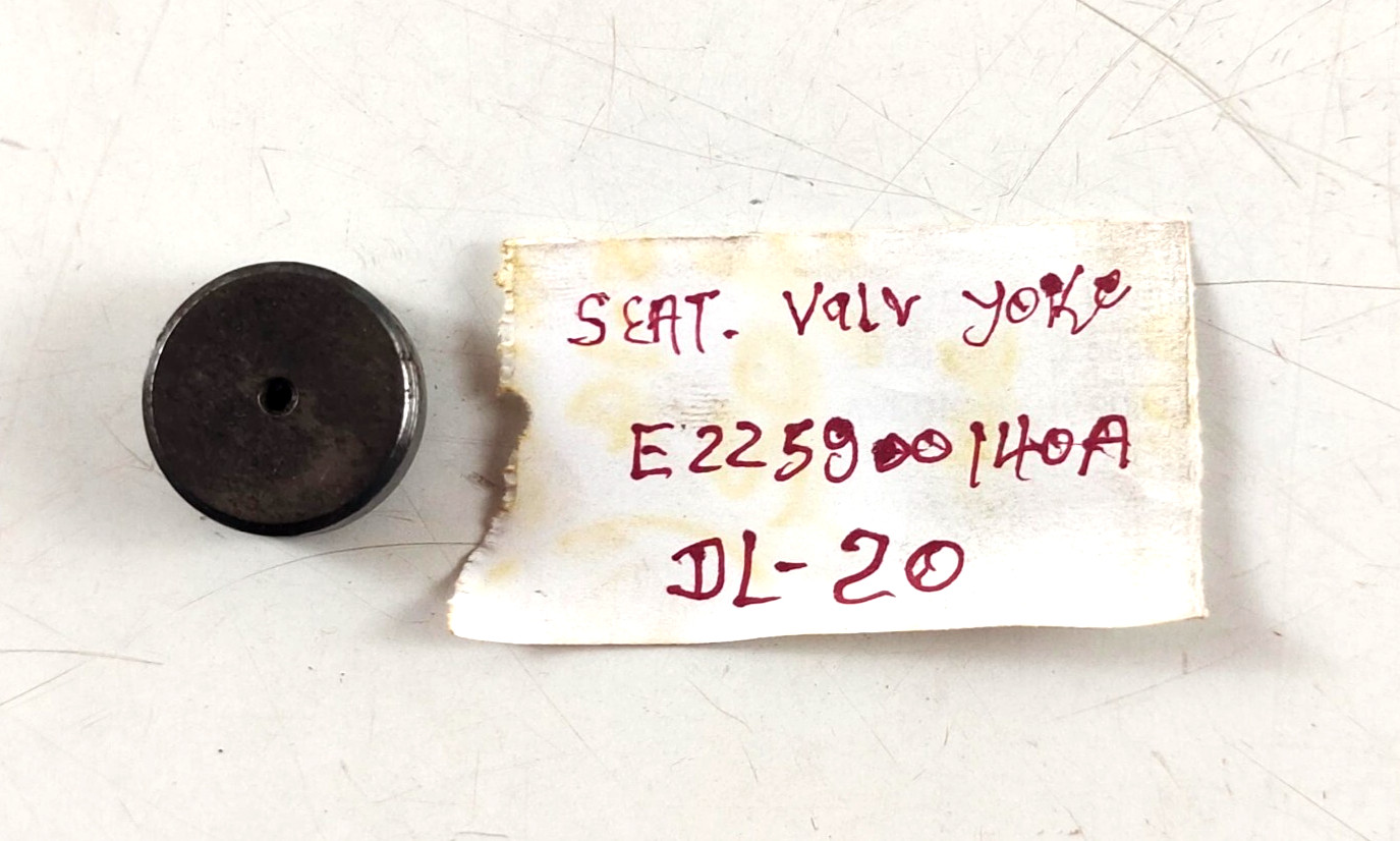 Seat Valve Yoke E225900140A For Daihatsu DL20 Engine Spare Parts
