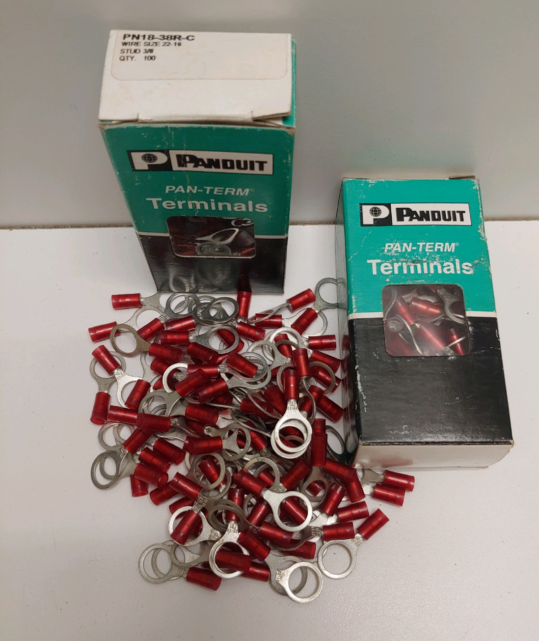 QTY 200 NEW OLD STOCK! PANDUIT 22-16 3/8″ STUD NYLON RING TERMINALS PN18-38R-C