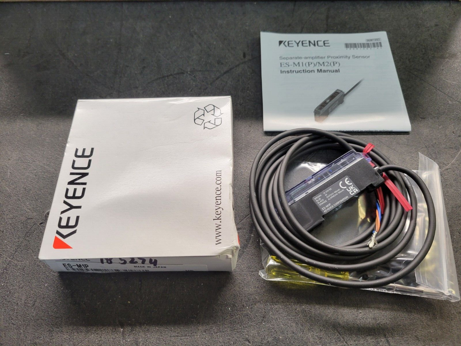 Keyence ES-M1P Proximity Sensor.