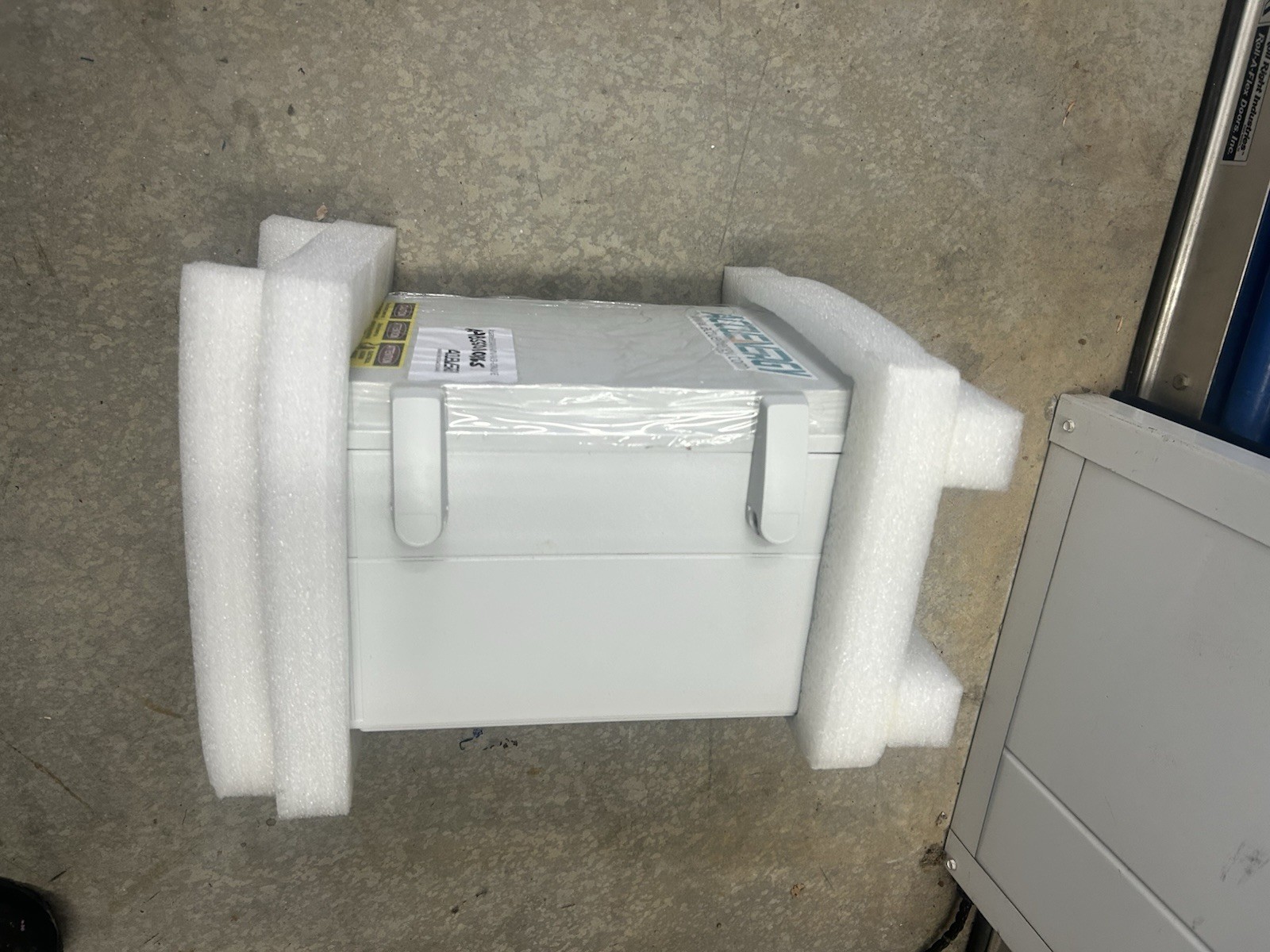 AcuPanel 9104X with integrated Acuvim IIR-60-RCT-P1 +AXM-WEB-PUSH-NEW.