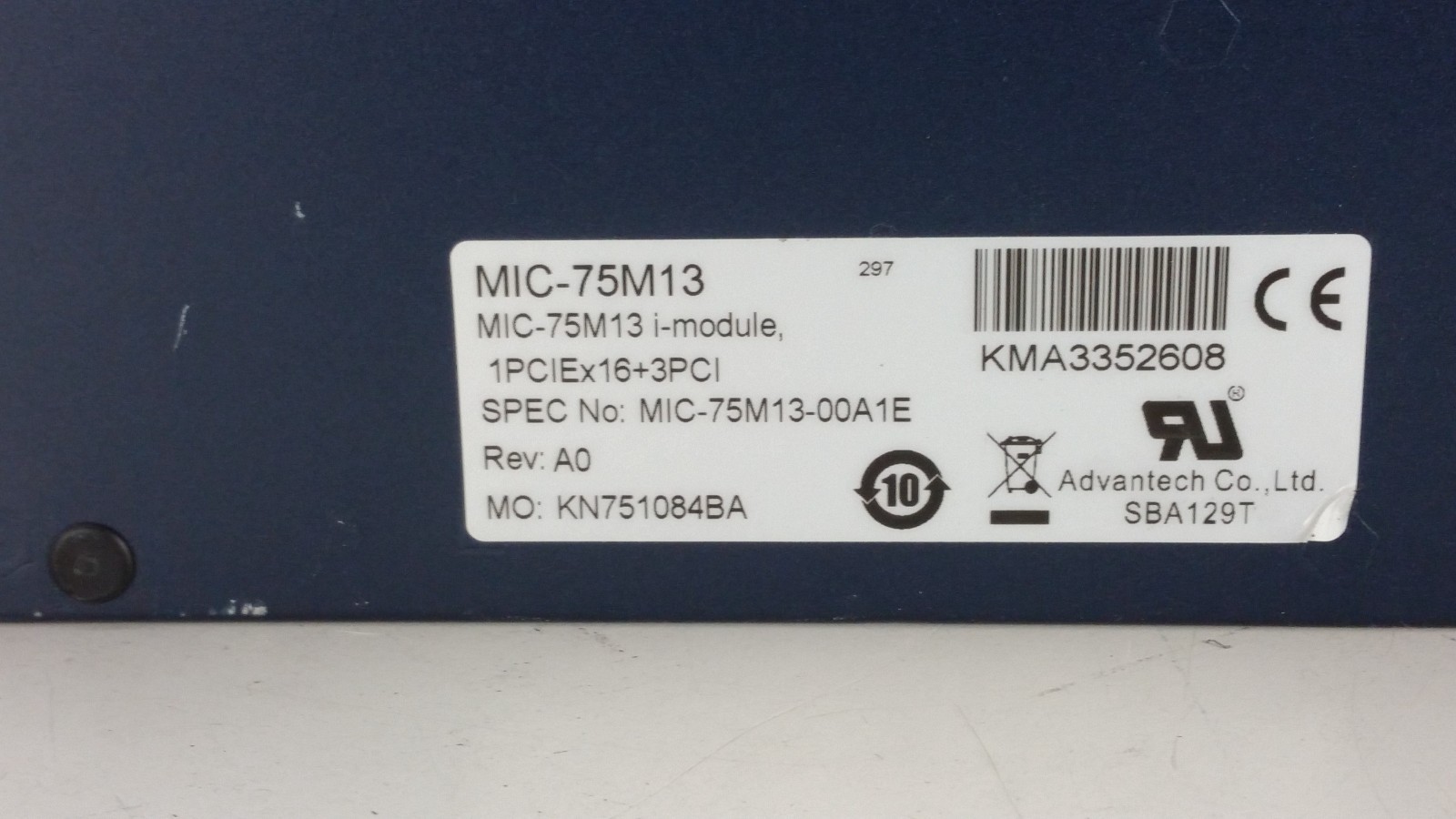 Advantech MIC-7500B-U8A1E PC Fanless Jet SRS +MIC-75M13-00A1E