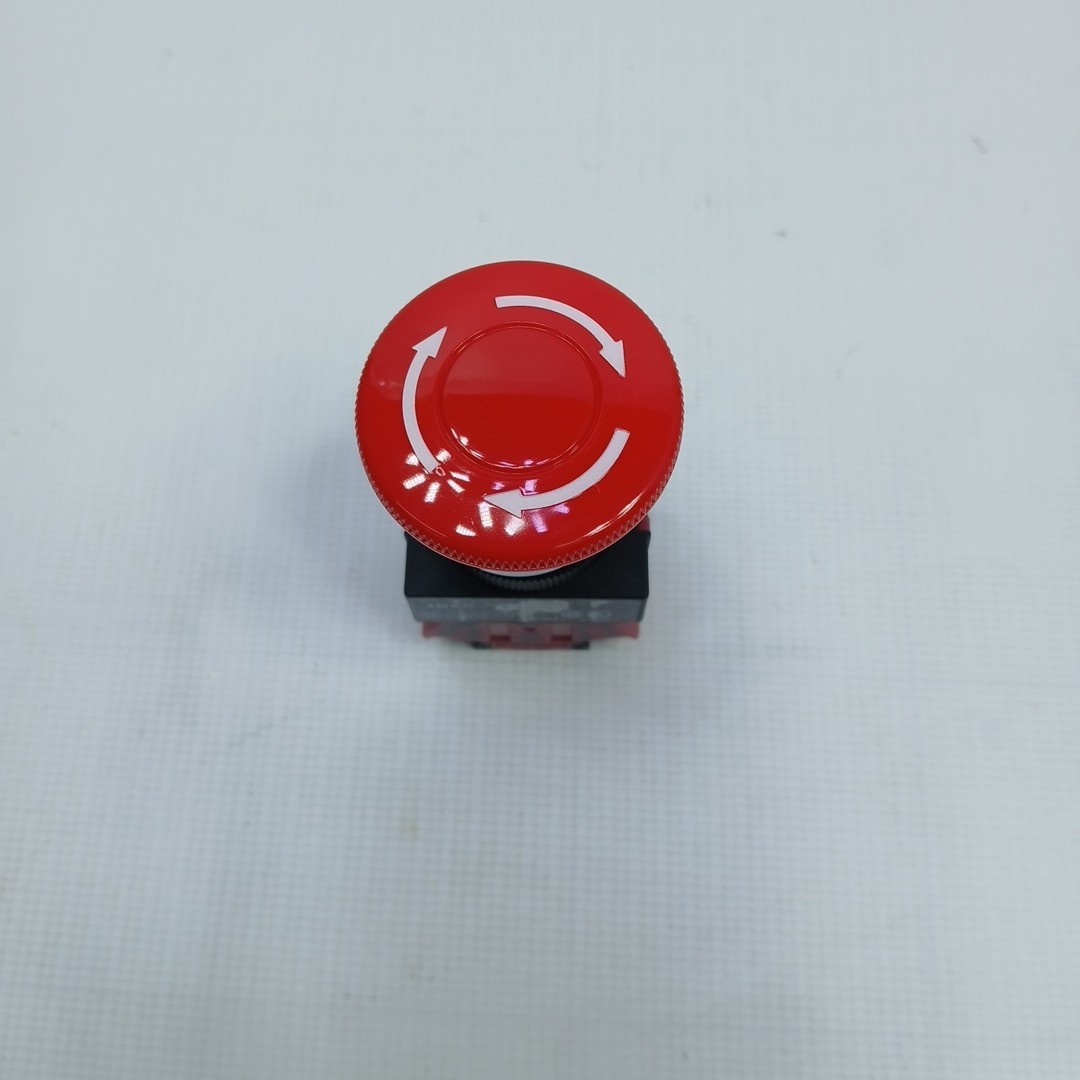 IDEC AVW401R E-STOP PUSHBUTTON RED TWIST RELEASE 1NC NIB