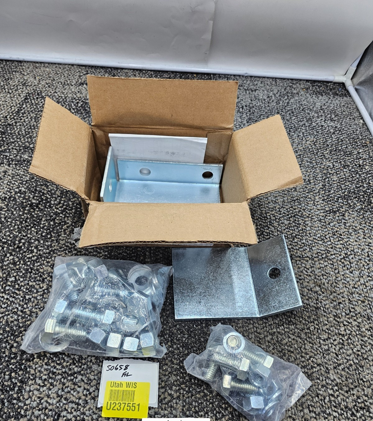 25CS-H HDW BASE SGL 25SER INDL Industrial Hardware Replacement Silver