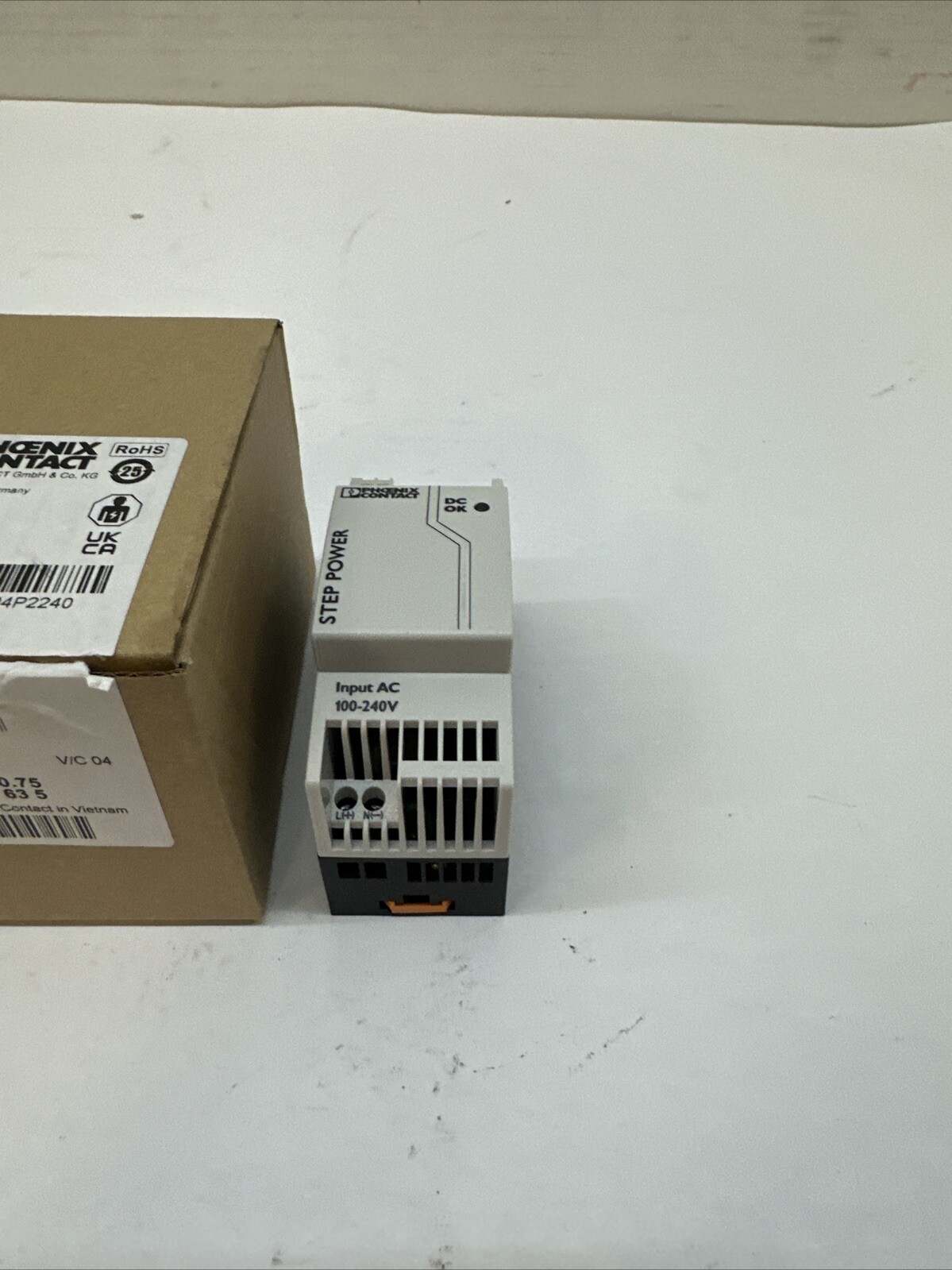 NEW Phoenix Contact 2868635, STEP-PS/ 1AC/24DC/0.75, Power Supply DIN Rail Mount