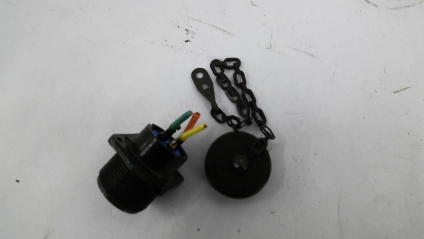 DDK MS25043-18D Cover W Plug Lot Of 2