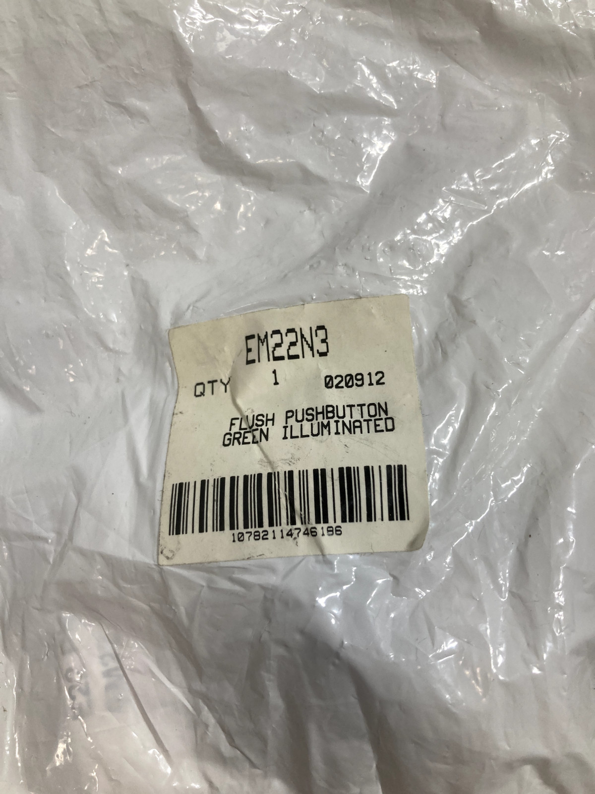 CUTLER HAMMER EM22N3 PUSHBUTTON OPERATOR FLUSH GREEN ILLUMINATED NIB