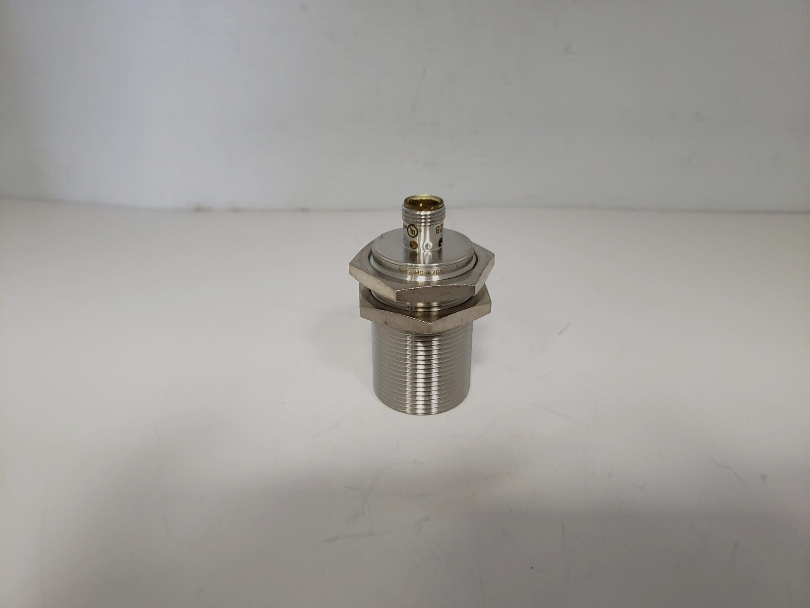 IFM ELECTRONIC IIS228 INDUCTIVE SENSOR CYLINDRICAL 3 PIN