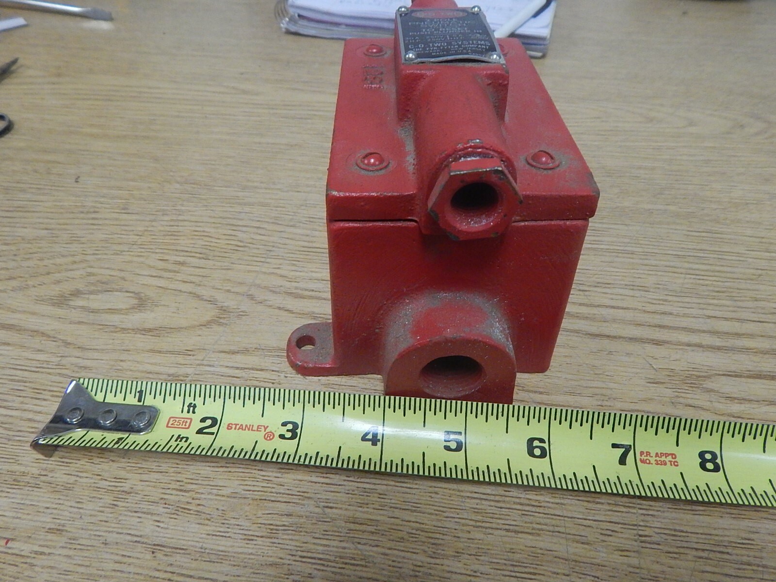 FYR-FYTER C-O-TWO 54957 Pneumatic Switch No. 2 1281 *FREE SHIPPING*