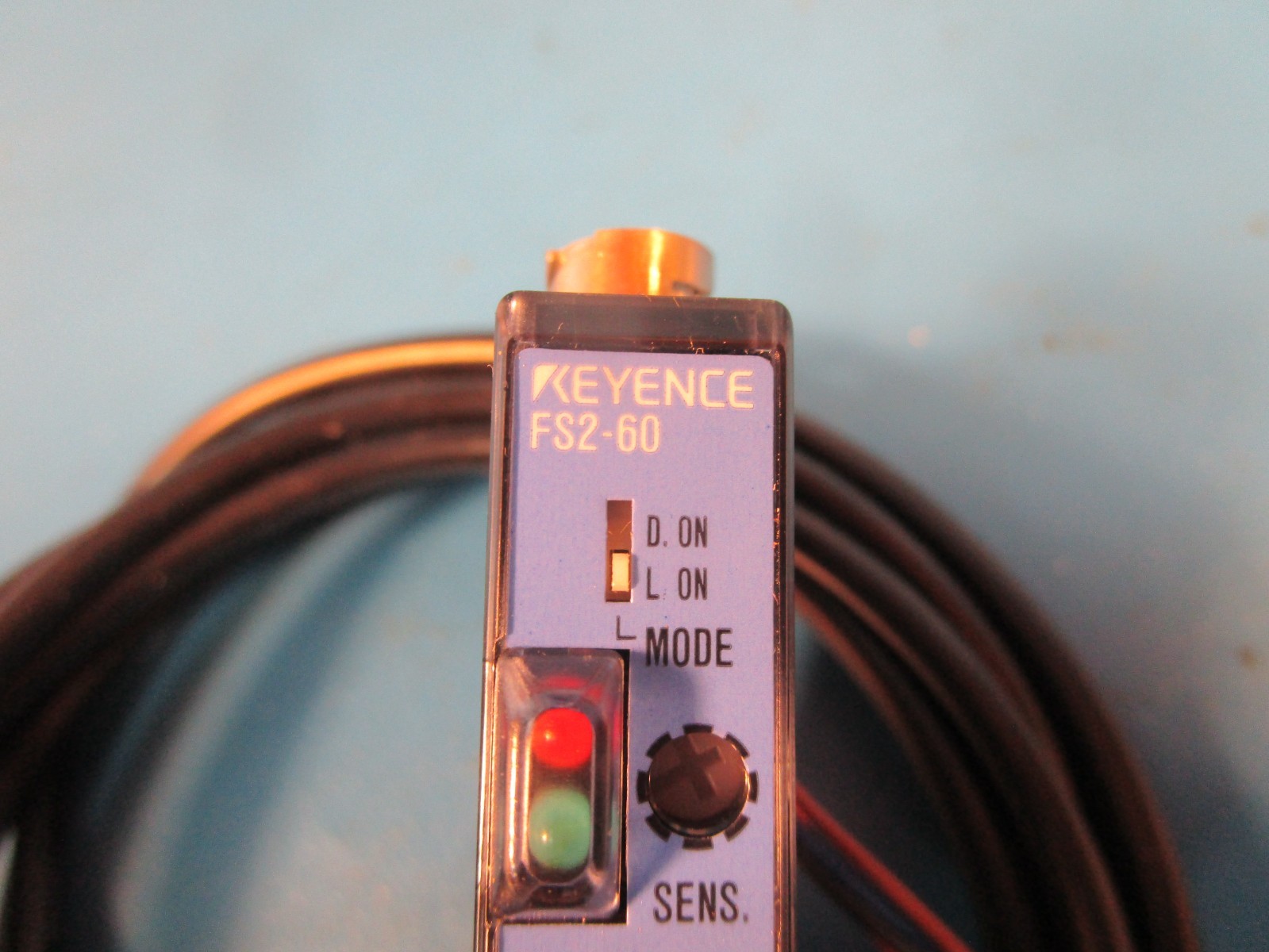 Keyence FS2-60, SENSOR AMPLIFIER, FIBER, Cable W/ Bracket, PHOTOELECTRIC