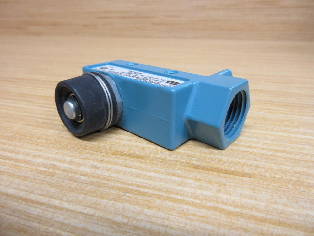 Micro Switch BZE6-2RN Limit Switch BZE62RN Operator Only