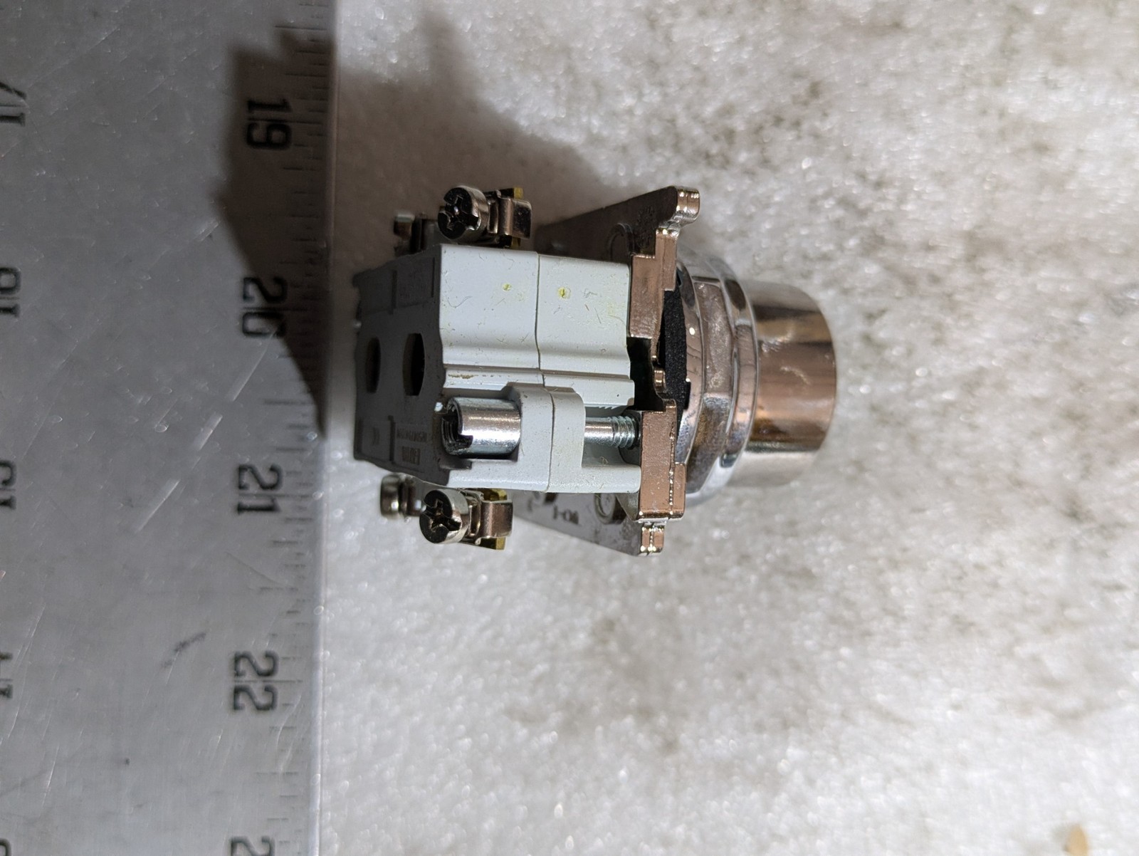EATON 10250T103-11 PUSHBUTTON OPER STD BUTTON GREEN SERIES W/2NO-2NC BLOCKS E34