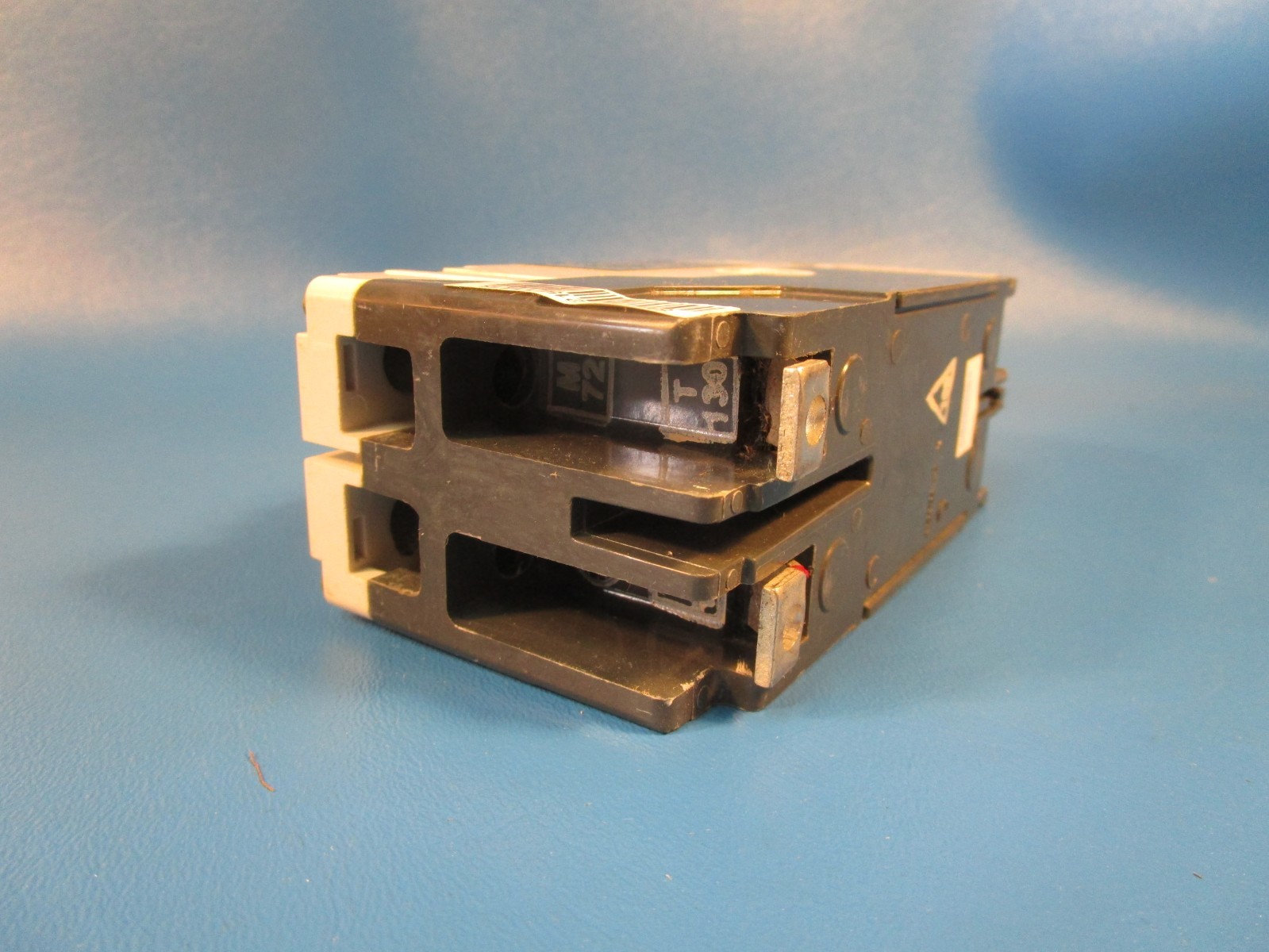 Siemens HEB2B050B, Circuit Breaker, 2-pole, 50A bolt-on molded case, rated 65kAI