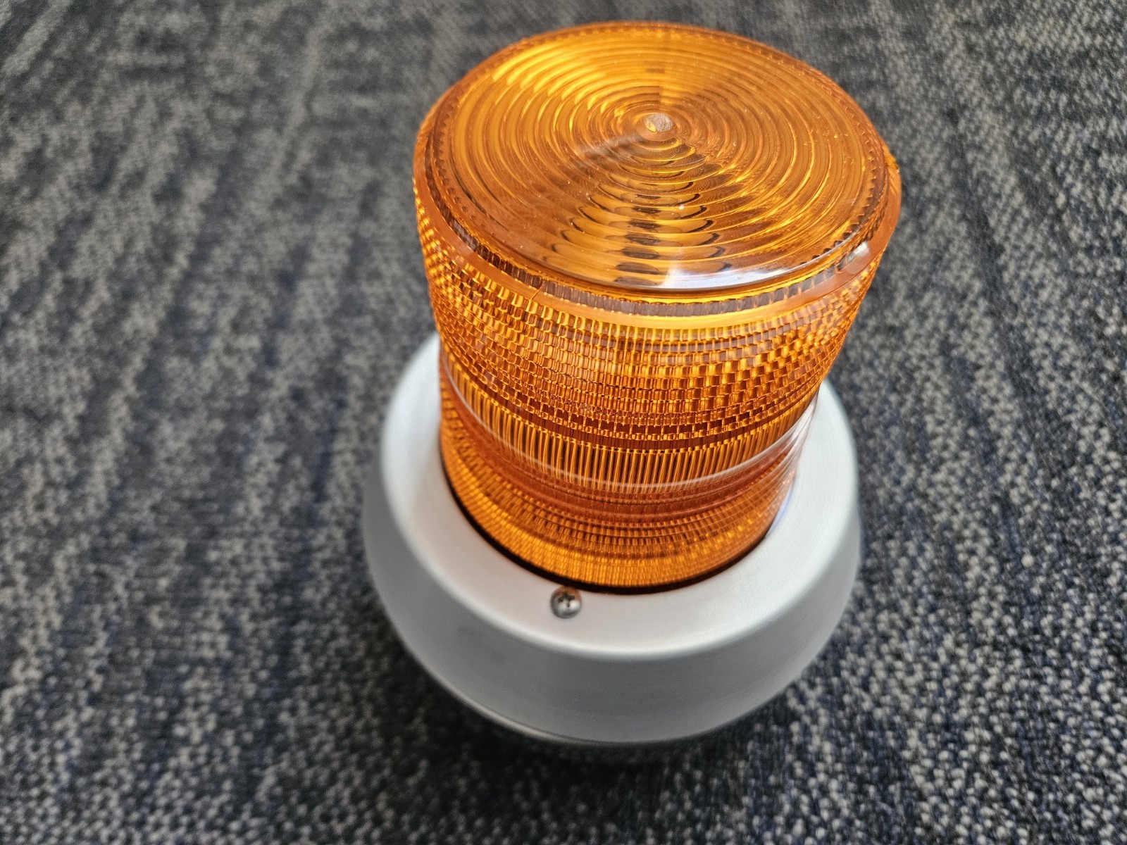 EDWARDS ADAPTABEACON 51A-G5-20W AMBER 24V AC FLASHING BEACON W/BASE MOUNTED HORN
